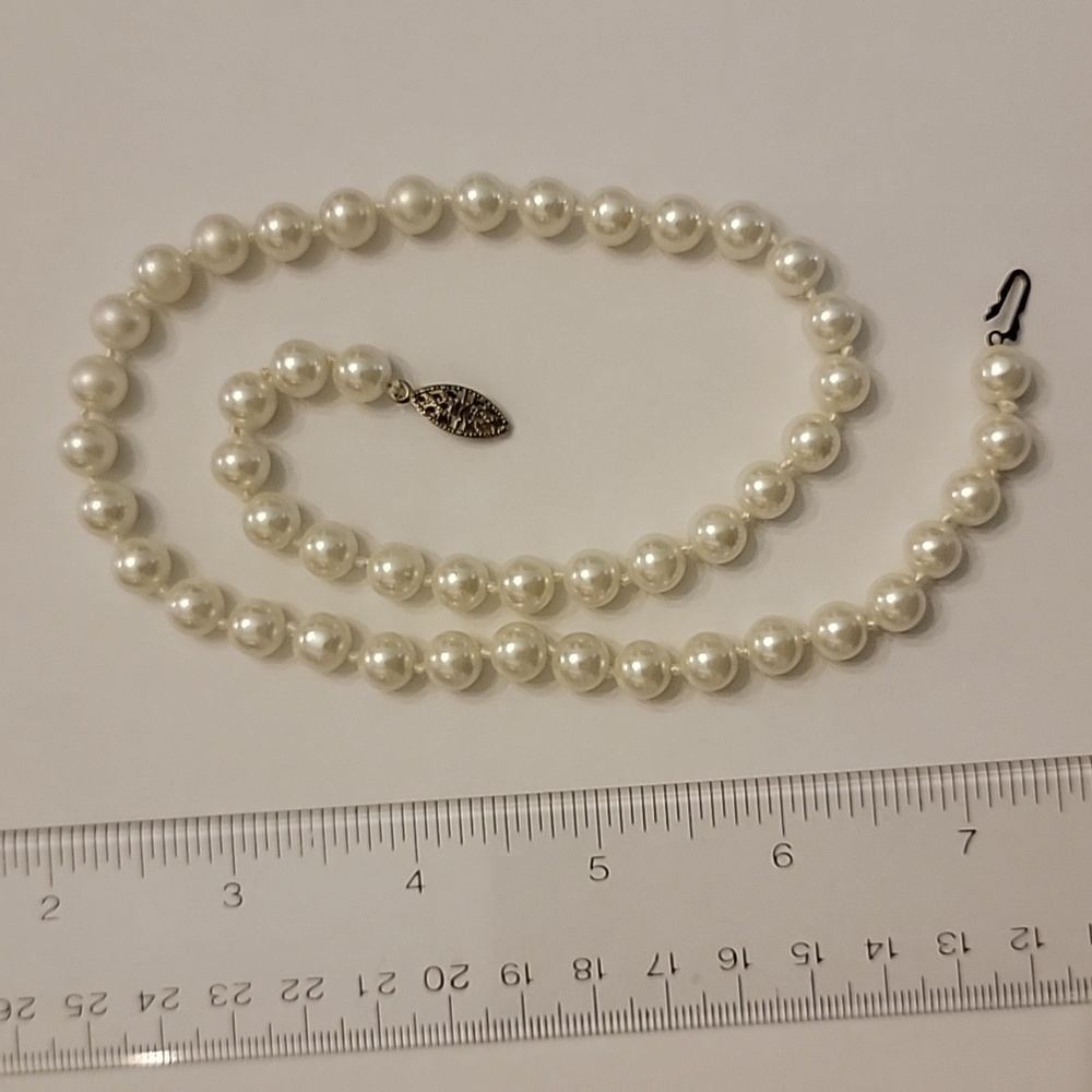 Elegant Pearl Necklace